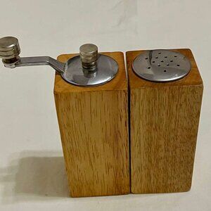 Chef Specialties Professional Series Salt Shaker & Pepper Mill Set – Oak